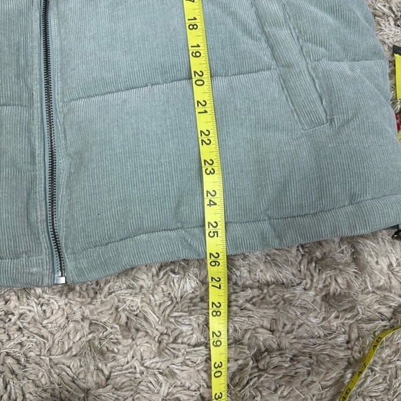 LEVI’S ZOE CORDUROY BUBBLE PUFFER JACKET- COLOR MINT GREEN - Picture 13 of 13